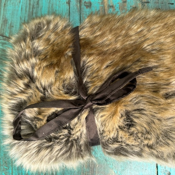 Pottery Barn Faux Fur Wine Bag Brown NWT Brand New - Picture 6 of 9